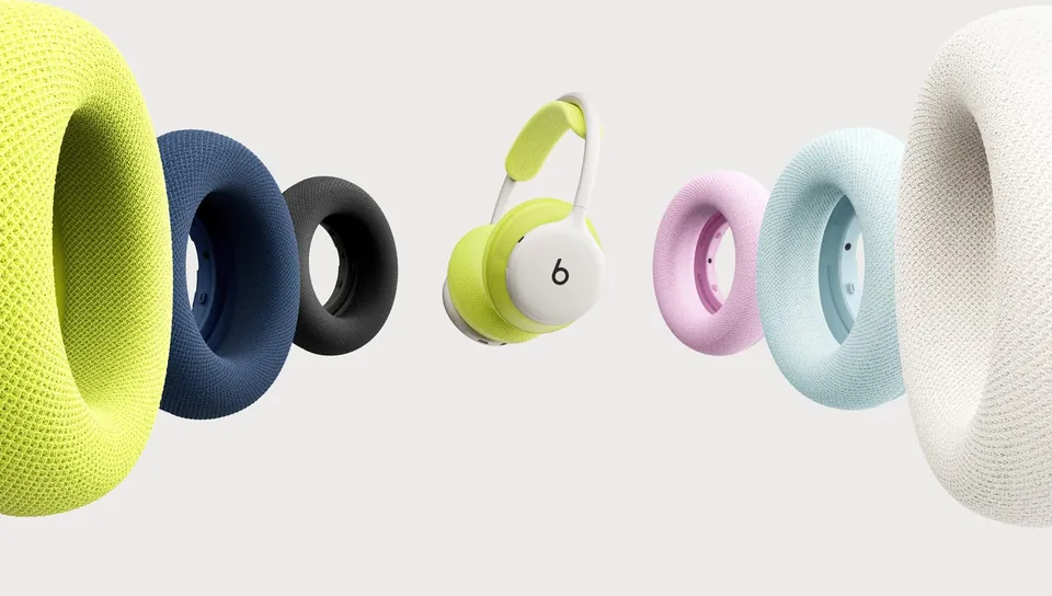 Cloud Beats 360 with lime cushions, surrounded by interchangeable ear cushions in multiple colors