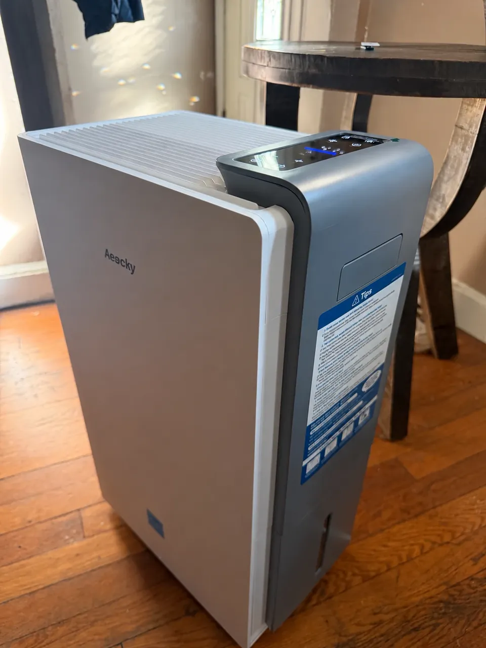 Side view of the AEOCKY RHEA-001 review unit